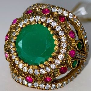 AGE OF ELEGANCE Stunning Vintage Sterling Red and Green stones